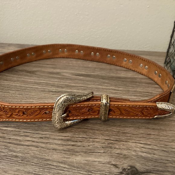 Ranger Belt Company Reddish Brow Silver Medallion Tooled  Genuine Leather Belt - Picture 9 of 10